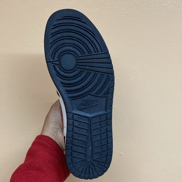 Air Jordan 1 Retro OG High Sports Illustrated “A Star Is Born” - Picture 16 of 17